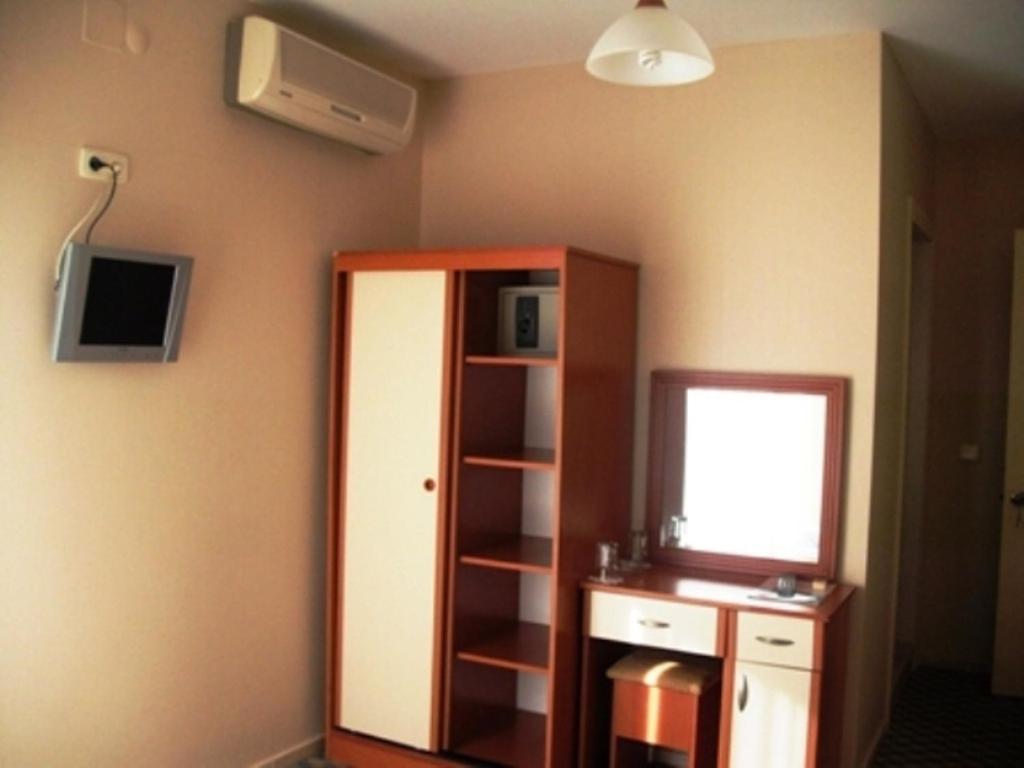 Pasifik Hotel Çeşme Εξωτερικό φωτογραφία
