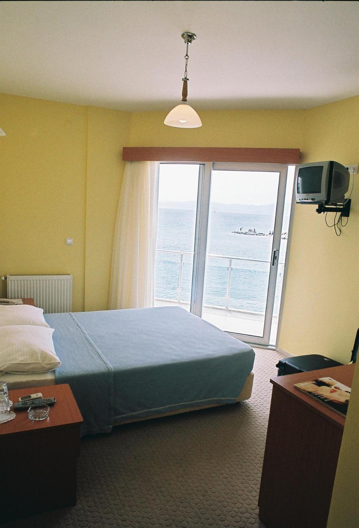 Pasifik Hotel Çeşme Εξωτερικό φωτογραφία