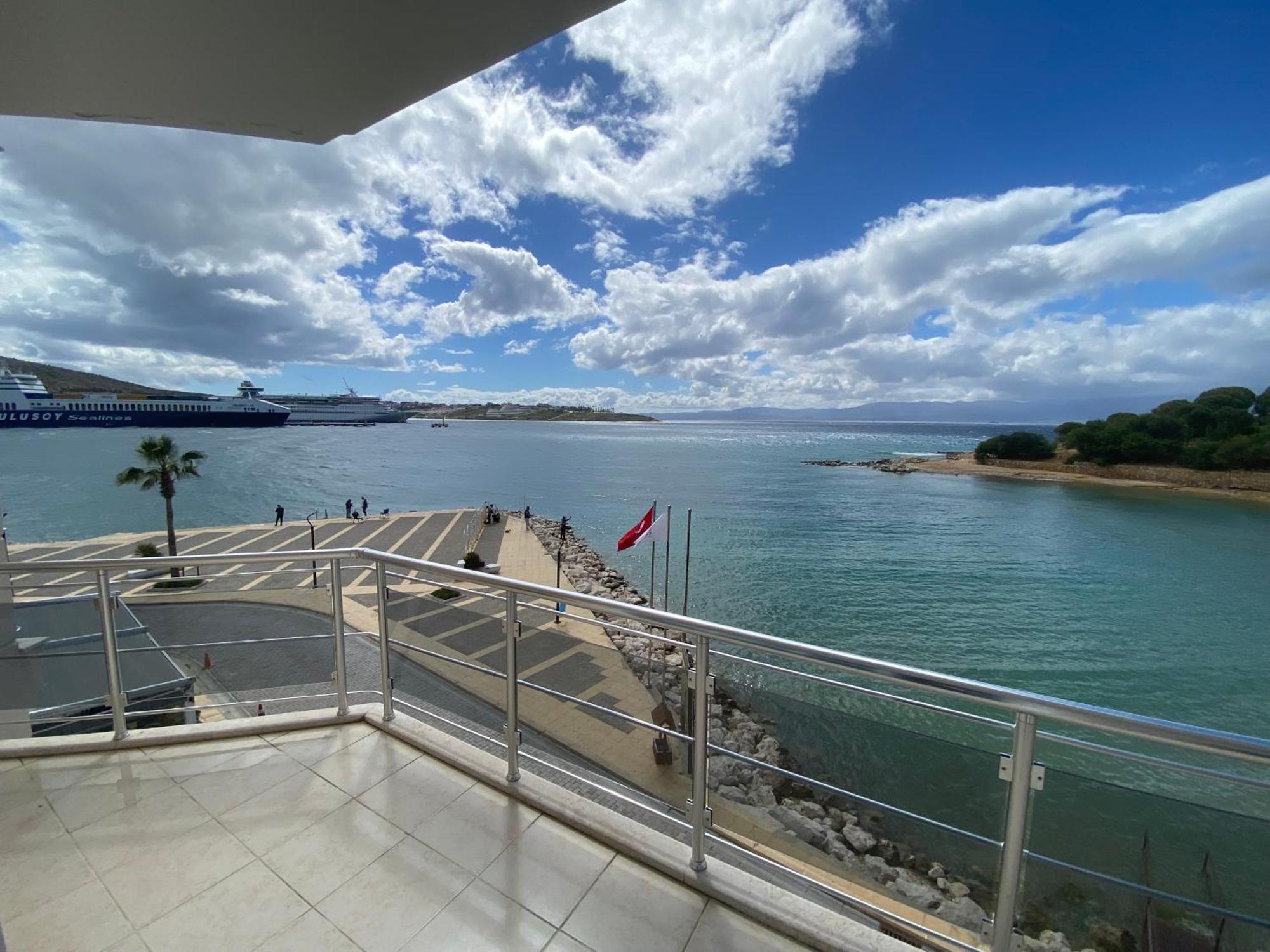 Pasifik Hotel Çeşme Εξωτερικό φωτογραφία