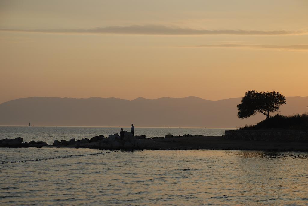 Pasifik Hotel Çeşme Εξωτερικό φωτογραφία
